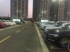 -融创茂-停车场