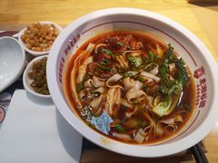 招牌红烧牛肉米粉-呷佬·长沙手工米粉(金沙江路店)