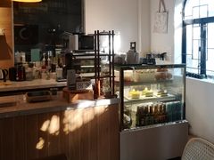 -彳亍咖啡·这里(水湾路店)