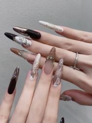 -花岐款式专研健康美甲沙龙