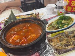 -刘姐啤酒鱼民族演艺餐厅(西街总店)