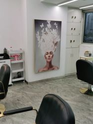 -MODEL'S HAIR