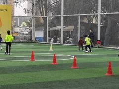 -飞梦少儿足球培训(塘桥校区)