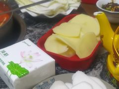 -乳仔牛牦牛汤锅 烤羊排(松潘古城店)
