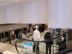 -URBAN REVIVO(七宝领展广场店)