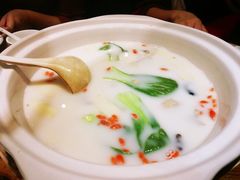 -泉畔人家·老济南经典鲁菜(大明湖店)