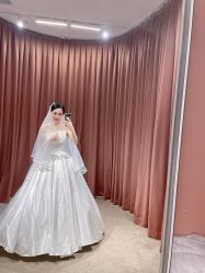 -派丽莫Pellimo原创设计婚纱品牌