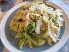 手撕圆白菜-懒人盐府人家(航天桥店)