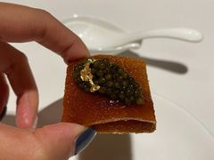 黑鱼子脆皮乳猪-誉珑轩