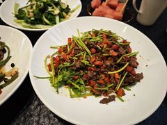 -鱼鲜饭香·招牌汽锅剁椒鱼头王