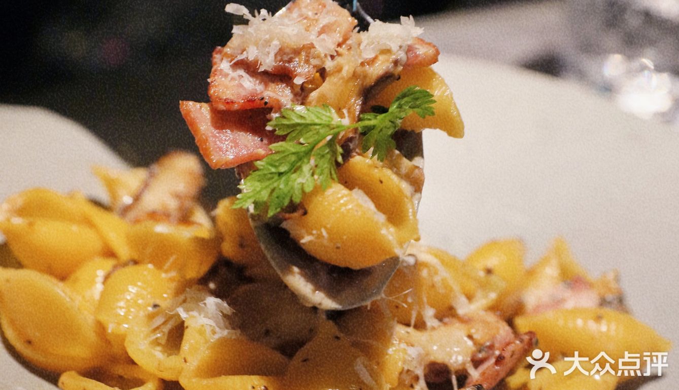 绝对想不到的音乐餐吧🎶，隐藏着不错的西餐🍽️