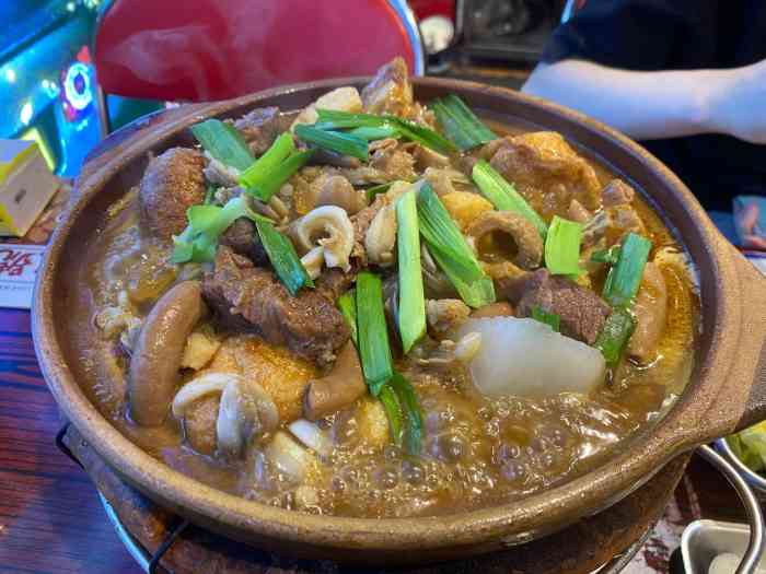 沙胆彪炭炉牛杂煲(成都玉林店)-""基于现实的挑剔,是舌尖上最真实的