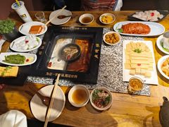 -老牌坊云南鱼豆花火锅(哈西万达店)
