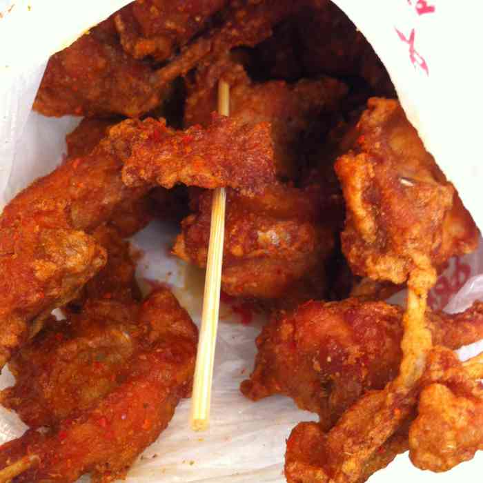 打分   /人 推荐炸鸡叉.挺好吃的.而且周二有半价优惠.