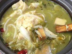 -周鱼小馆石锅酸菜鱼(活力汇店)