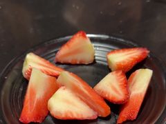 -果松木炭酸菜铜火锅·外婆参鸡汤