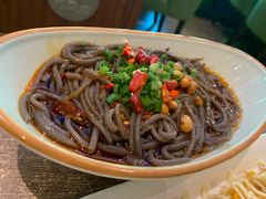 酸辣蕨根粉-龙聚德北京烤鸭(沙坪坝华宇A馆店)