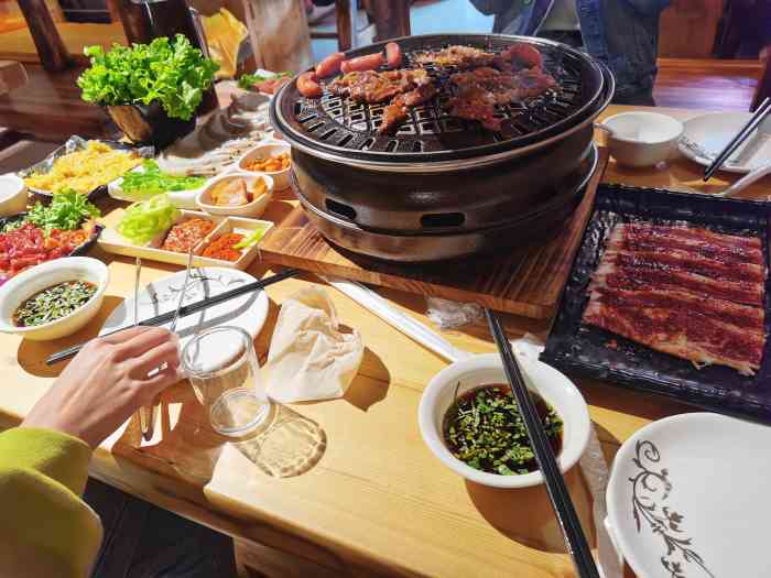 屋塔房朝鲜族烤肉-"周末休息正好跟朋友一起来尝鲜,家门口新开.