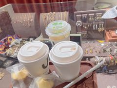 -HUG·拥抱咖啡(郑州宝龙广场店)