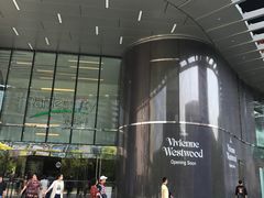 -Vivienne Westwood(上海来福士广场店)