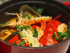 马赛海鲜锅-弦月窗LUNETTE BY AMANDA(复兴路店)