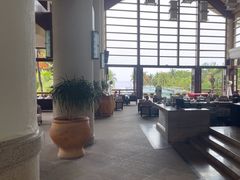 -亚龙湾喜来登·美景台大堂吧