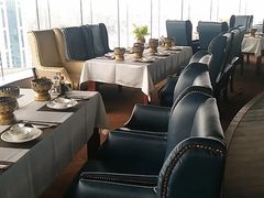 -云顶旋转自助景观餐厅