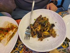 -LESCEDARS Brasserie Bistro香柏树