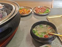 -围炉肉舍•炭烤活鳗•丹东海鲜烤肉(步行街店)