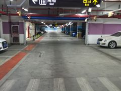 -繁花中心-停车场