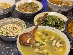 -粉八·云南米线·建水烧烤(常熟路店)