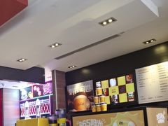 -麦当劳(汉口火车站候车室店)