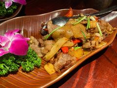 彝族辣炒牛肉-花马天堂云南餐厅 Lost Heaven(高邮路店)