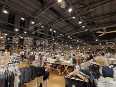 店内环境-Brandy Melville