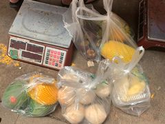 -三亚新鸿港水果一级批发市场