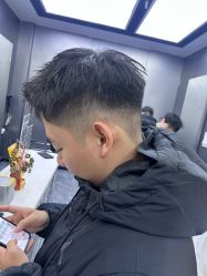 -米可造型烫发染发