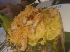 菠萝海鲜炒饭-美奈小馆·越南料理(中航城君尚购物中心店)