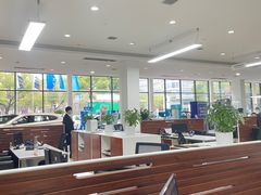 -上海宝信宝马4S店