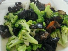 -溢心园香河肉饼总店