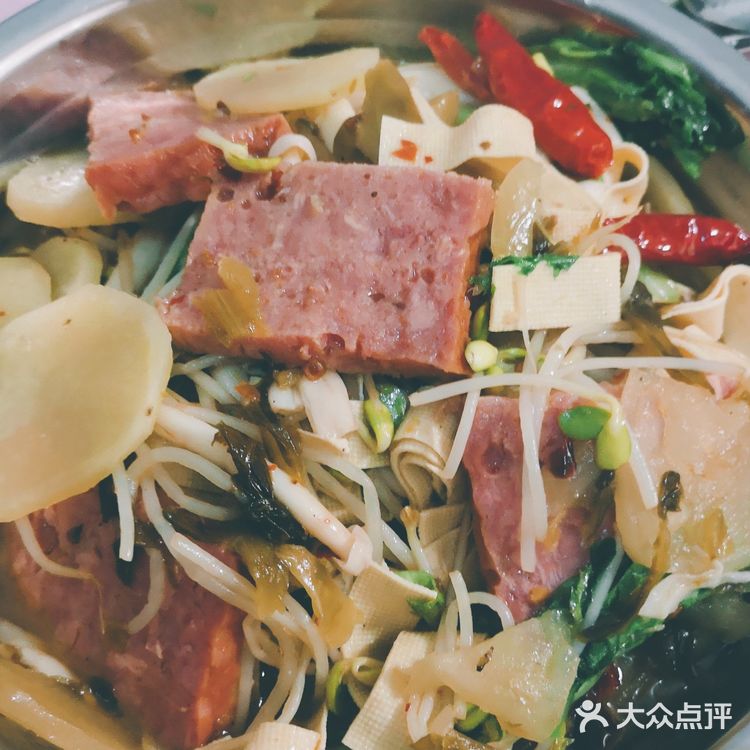 一人食没有鱼的各种杂蔬酸菜鱼