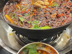 -鸿顺老铁锅美蛙鱼府(解放碑店)