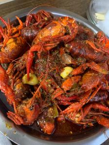 王红军龙虾-"[调皮]这家小龙虾一定要来,特别蒜蓉味道.