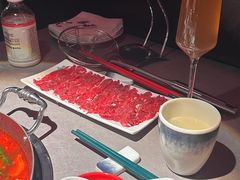 -伴山牛贵州黄牛肉火锅·苗疆非遗艺术餐厅(上海首店)