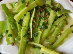 -八一路好吃街(雨田商务大厦店)