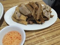 卤味拼盘中-粤味轩快餐店(天下第一泉店)