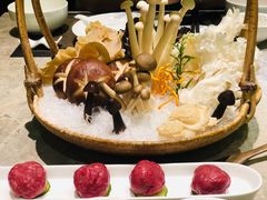 -余欢领鲜火锅(新街口店)