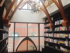 -钟书阁(松江泰晤士小镇店)