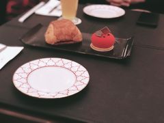 -Salon de The de Joel Robuchon(外滩18号店)