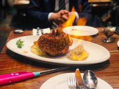 火焰猪蹄-1886德国汽车餐厅(外滩十六铺码头店)