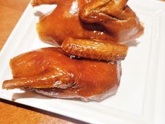 招牌脆皮乳鸽-杭州JW万豪酒店-万豪中餐厅